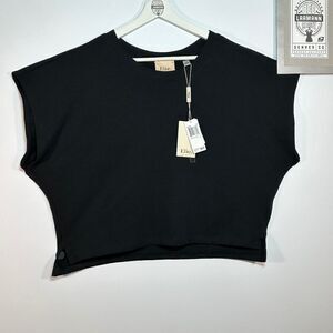 ELIE® TAHARI – SHORT-SLEEVE %100-PIMA TOP — SZ-L (NWT)